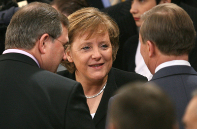 メルケル首相、「孤立を深める」とイランに警告 - ドイツ