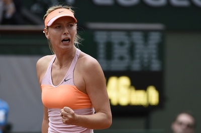 シャラポワが完封勝利で16強入り、全仏オープン