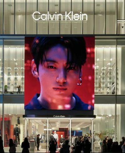BTSジョングク、中国の大型博覧会でCalvin Kleinの顔に