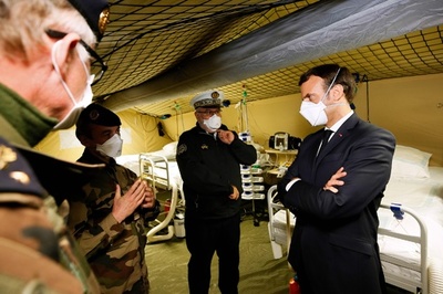 仏、新型ウイルスとの闘いに軍動員へ 死者数は増加の一途