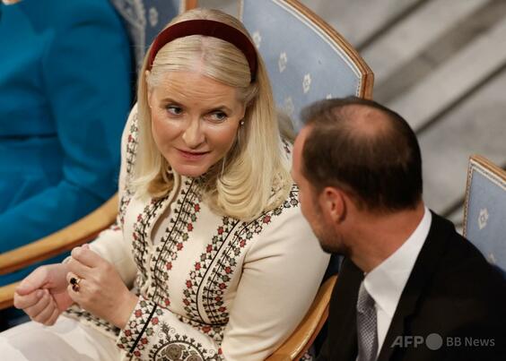 ノルウェー皇太子妃、エプスタイン元被告に「操られていた」 