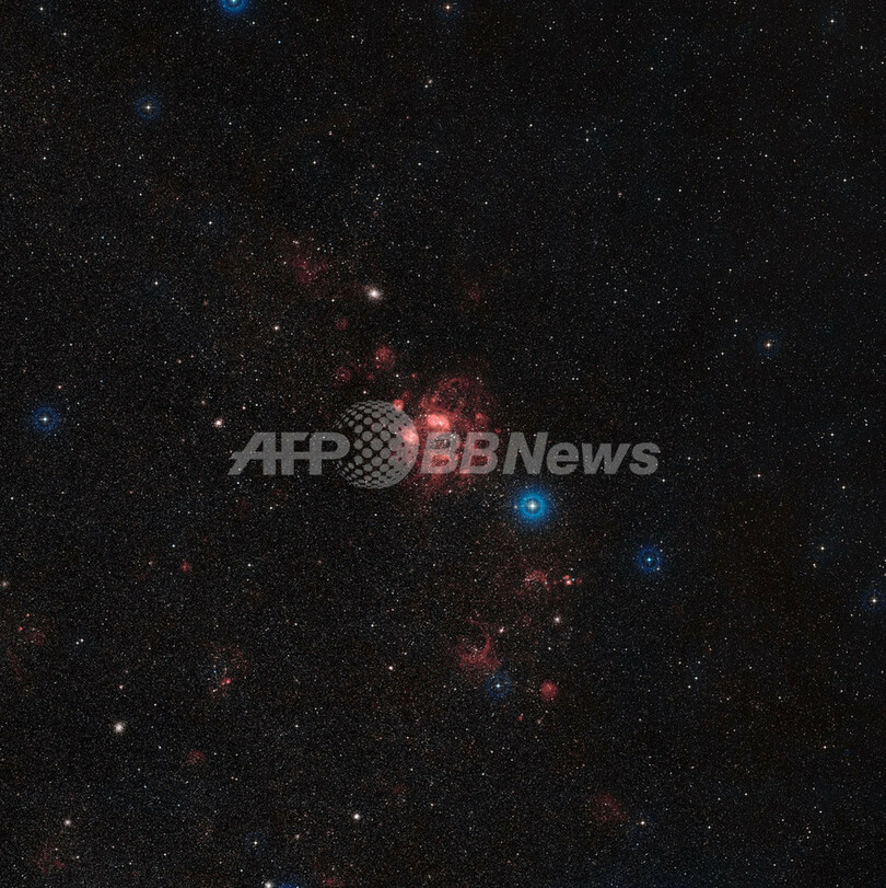 大マゼラン雲の星形成領域N11、広視野画像をESAが公開