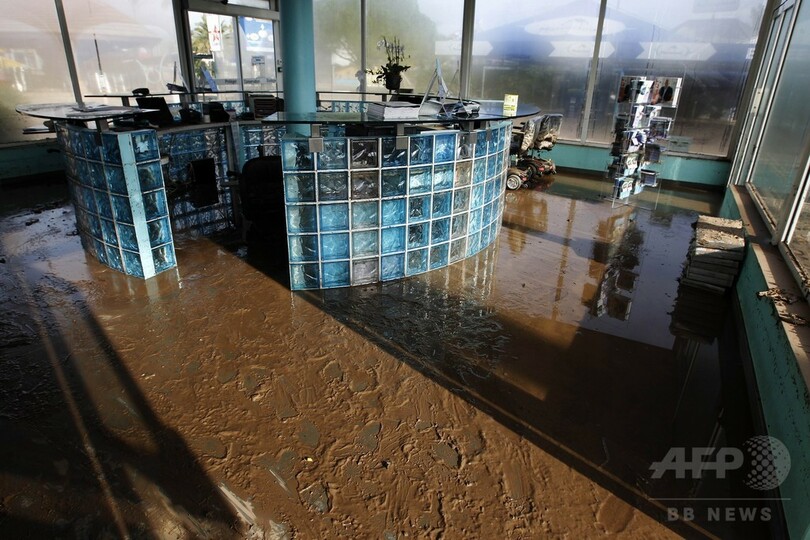 南仏洪水、捜索続く 環境問題で「決断を」仏大統領呼び掛け