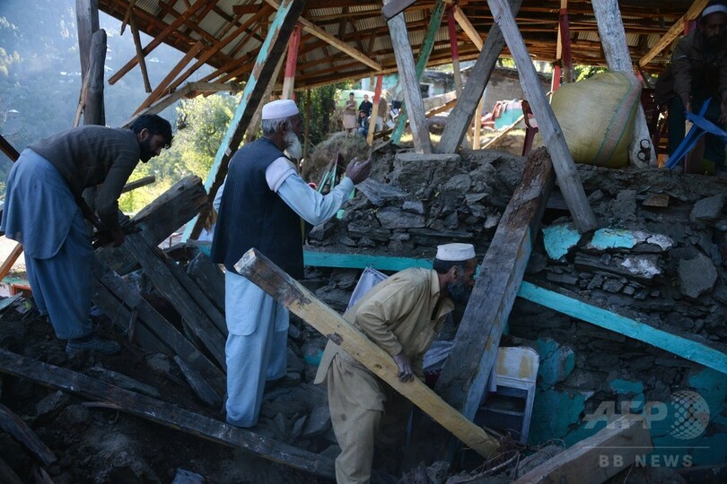 アフガン・パキスタン地震、死者360人超 被災者が支援訴え