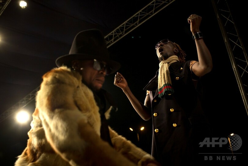 サプールもパフォーマンス、コンゴでファッションウィーク開催