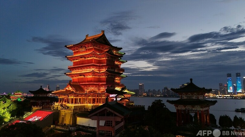 中国の観光地 ハイテク感や没入体験で観光客を誘致