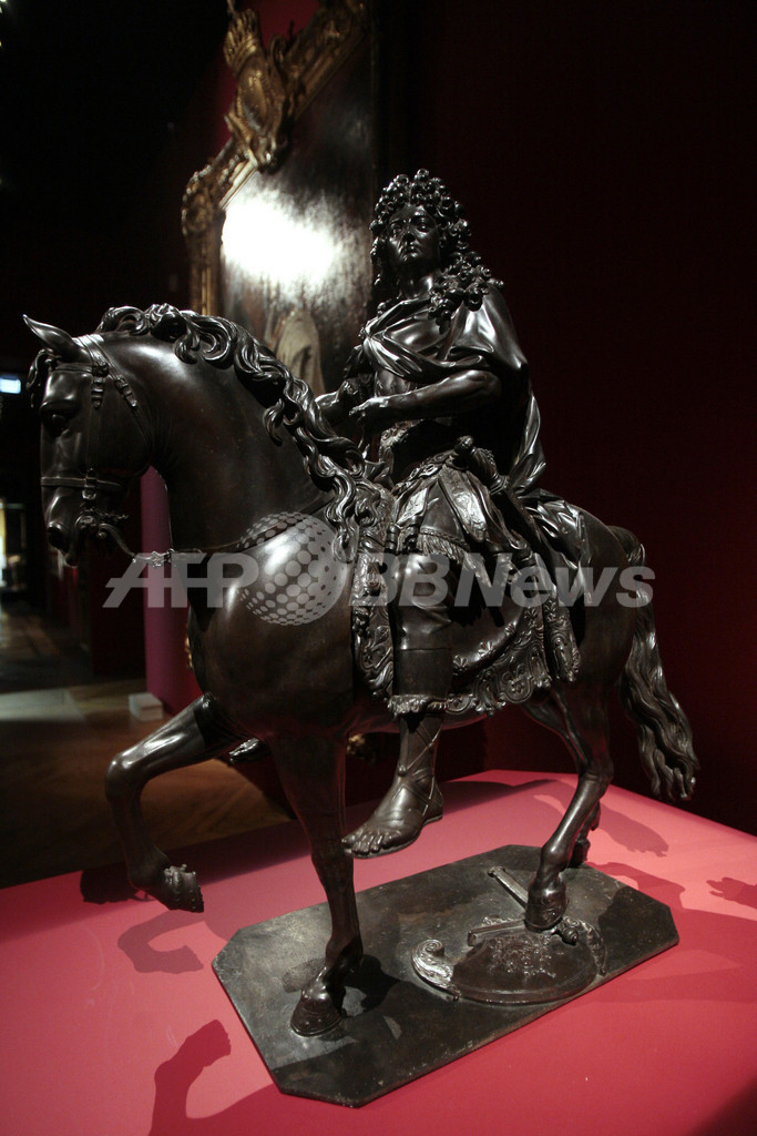 太陽王の君臨の裏にアートあり、ベルサイユ宮殿でルイ14世にちなんだ展覧会 写真12枚 国際ニュース：AFPBB News
