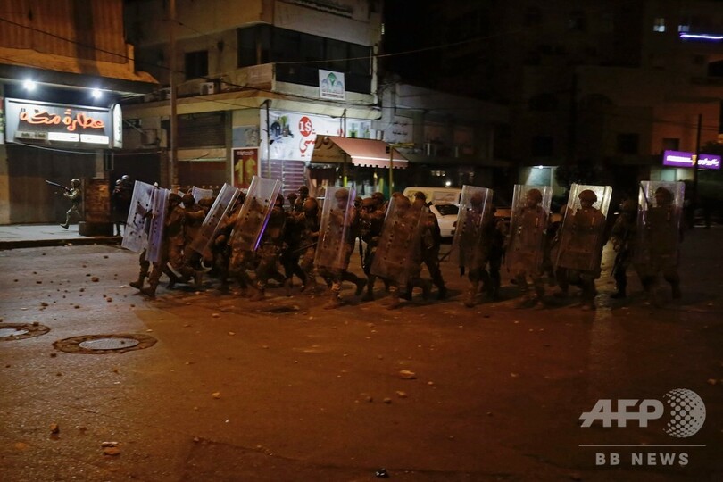 経済危機のレバノン、コロナ封鎖で状況悪化 衝突相次ぐ