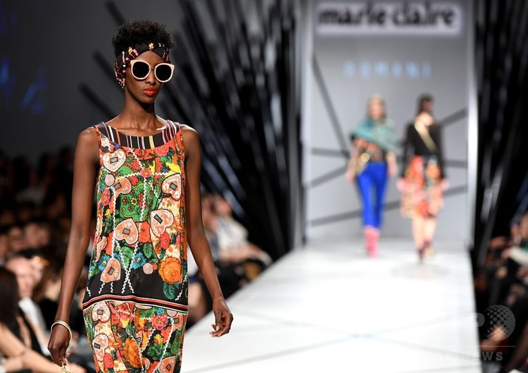 ブダペスト市内でファッションショー 地元デザイナーら新作披露 写真31枚 国際ニュース Afpbb News