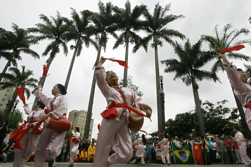 ブラジルの中国系移民が旧正月前夜祝う 写真14枚 国際ニュース：AFPBB News