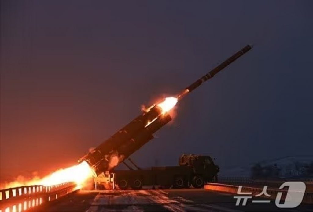 北朝鮮、AI誘導機能を備えた新型巡航ミサイルを初公開 写真枚 国際
