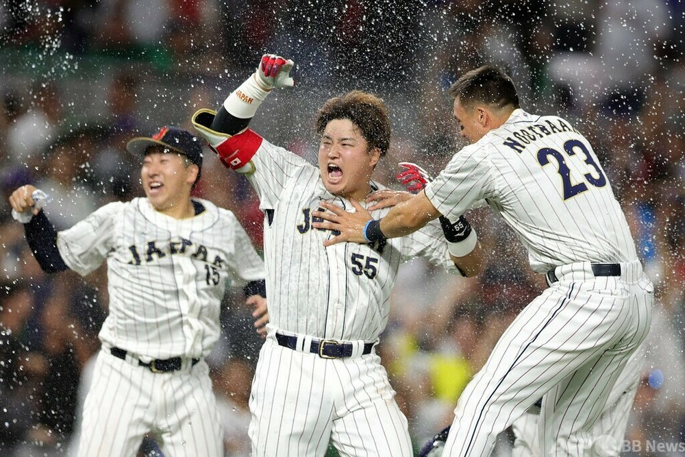 村上宗隆 侍ジャパン WBC ユニフォームクッション村上宗隆 - 記念グッズ