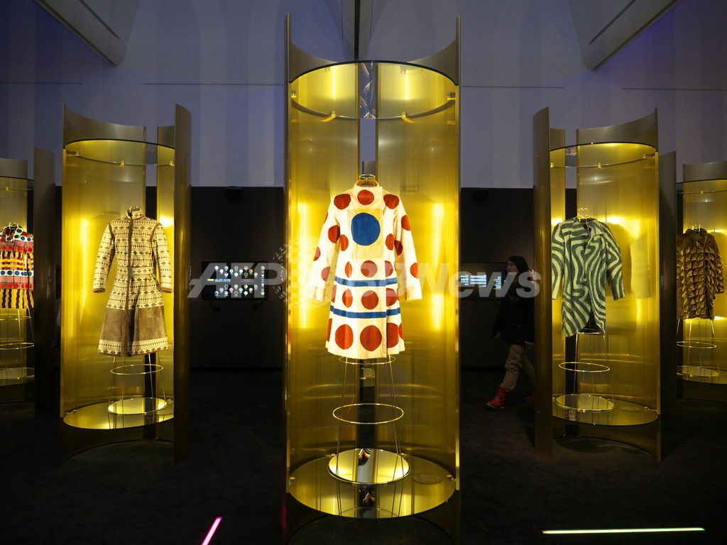 フェンディ世界巡回展「FENDI-UN ART AUTRE」、3日から
