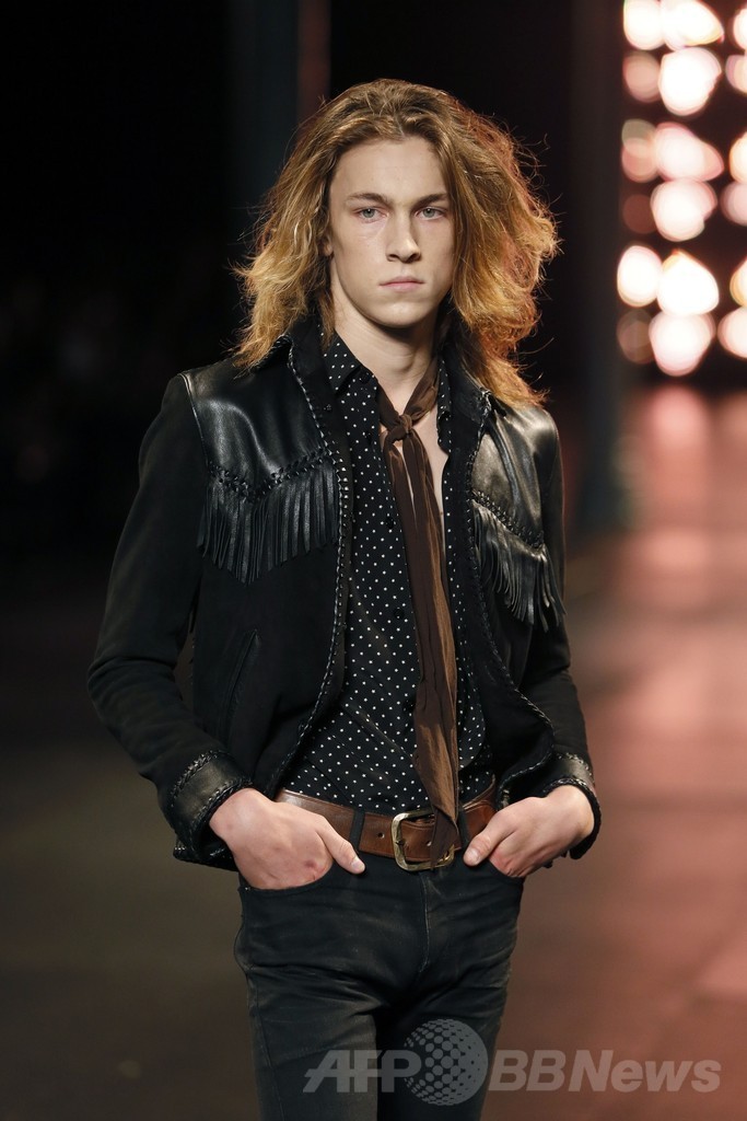 テーマはサイケデリック・ロック、「サンローラン」15年春夏メンズ