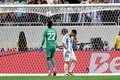 サッカーコパ・アメリカ準々決勝、アルゼンチン対エクアドル。PK戦でシュートをミスし、落胆するアルゼンチンのリオネル・メッシ（右、2024年7月4日撮影）。(c)CHARLY TRIBALLEAU / AFP
