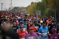 北京マラソンに臨むランナー（2022年11月6日撮影）。(c)Jade Gao/ AFP