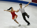 フィギュアスケート全米選手権（2013 Prudential U.S. Figure Skating Championships）は25日、米ネブラスカ（Nebraska）州オマハ（Omaha）にあるセンチュリーリンク・センター（CenturyLink Center）で行われ、アイスダンス・ショートダンス（SD）ではメリル・デイビス（Meryl Davis）/チャーリー・ホワイト（Charlie White）組が自己79.02点で首位に立った。

演技に臨むマイア・シブタニ（Maia Shibutani）/アレックス・ シブタニ（Alex Shibutani）組（2013年1月25日撮影）。(c)AFP/Getty Images/Jonathan Daniel