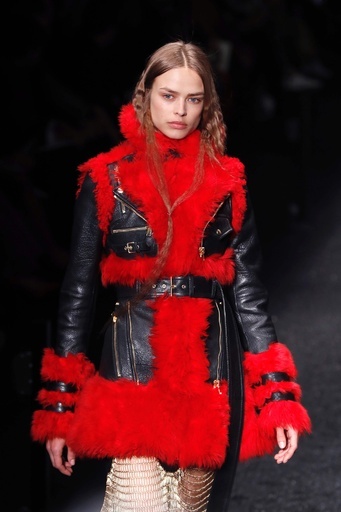 「アレキサンダー・マックイーン」17/18年秋冬