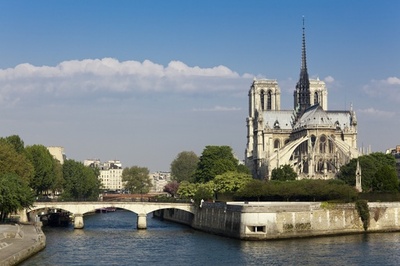 パリのオンライン土産店がオープン