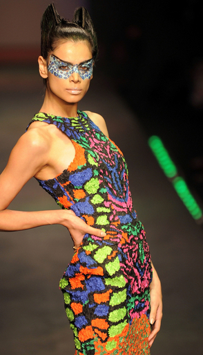 ＜09/10年秋冬インド・ファッションウィーク＞マニッシュ・アローラら、新作発表