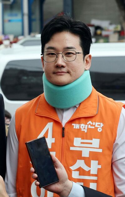 韓国・釜山市長選候補の飲料投げつけ被害、自作自演疑惑で警察捜査