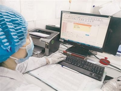 共産党員100人以上の関与が判明、告発状で医療保険詐欺事件を明るみに