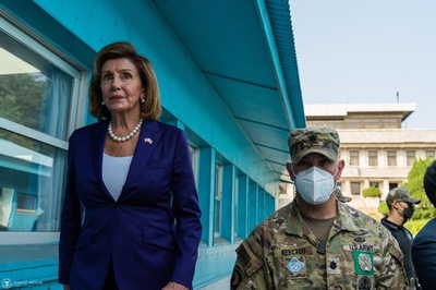 米下院議長、板門店訪問 韓国大統領「強い対北朝鮮抑止の証し」