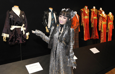 マイケル・ジャクソンの遺品展、都内で開催 ジャクソンズ時代の衣装も