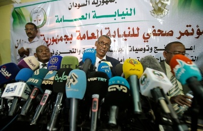 流血の座り込みデモ強制排除に準軍事組織が関与、スーダン調査結果