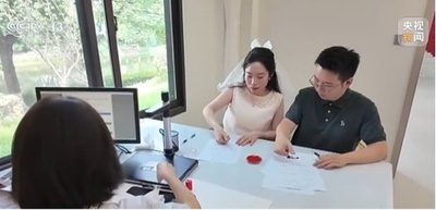 旧暦七夕の到来で各地で結婚ラッシュ 婚姻登録に長蛇の列=中国