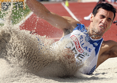 Tsatoumas 男子走り幅跳びを制す