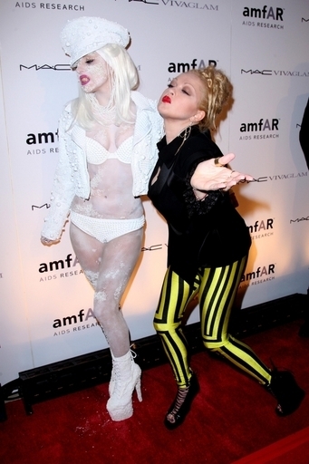 NYでamfARガラ開催、イヴ・カルセルとエルトン・ジョンが受賞