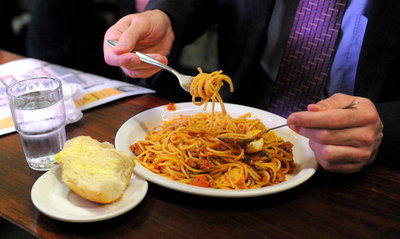 2型糖尿病の食事療法、「朝昼だけ」が最も効果的か 研究