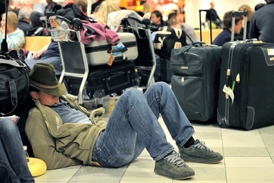 「空港を爆破する」、ツイッター上に冗談で書き込み逮捕 英国