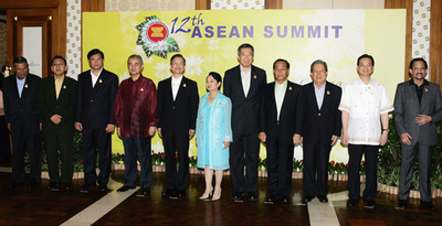 ASEAN首脳会議、対テロ協力強化など盛り込んだ宣言採択 - フィリピン