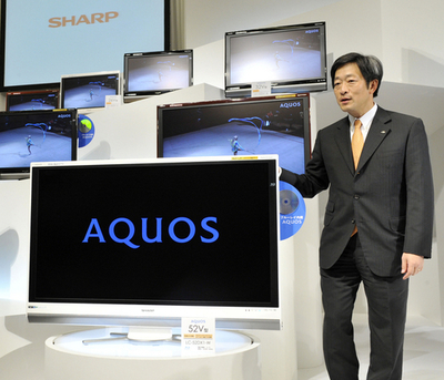 シャープ、世界初のBDレコーダー内蔵液晶テレビを発売