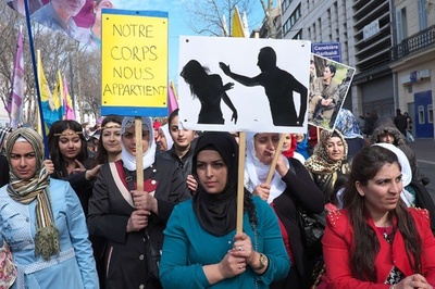 「国際女性デー」世界各国で女性の権利訴え