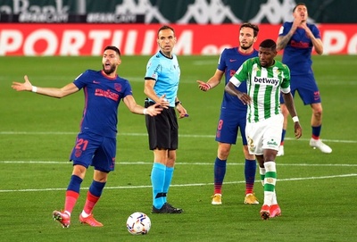 アトレティコ、ドローも首位キープ シメオネ監督「踏ん張り時」