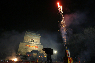 春節の花火で1人死亡、270人負傷 - 中国