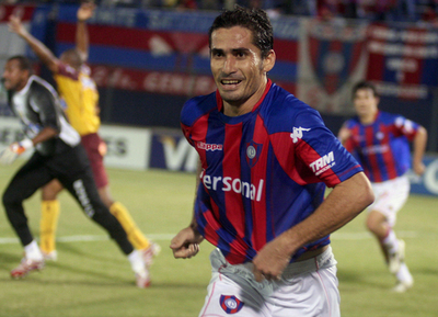 ＜サッカー 07リベルタドーレス杯南米選手権＞セロ・ポルティーニョ モリニゴのゴールでデポルテス・トリマを降す - パラグアイ