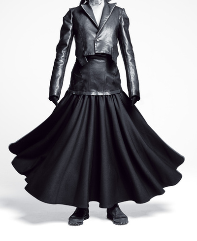 「ヨウジヤマモト」青山本店で写真展＆販売