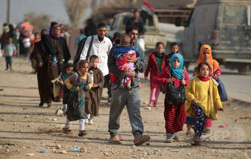 モスル近郊に集団墓地、IS追放後に発見 「100人の斬首遺体」