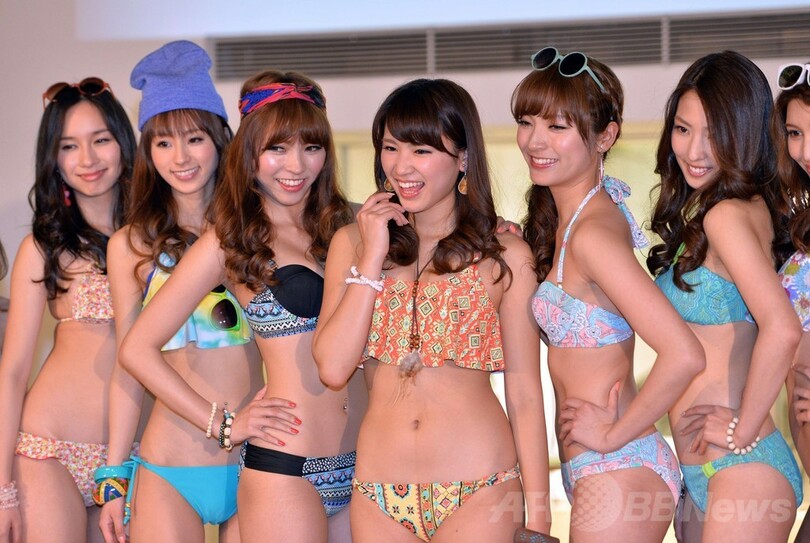 三愛コレクション、新作水着が勢揃い