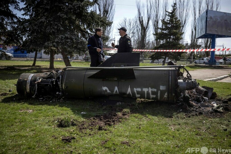 ウクライナ東部の駅にロケット弾 35人死亡、100人超負傷か