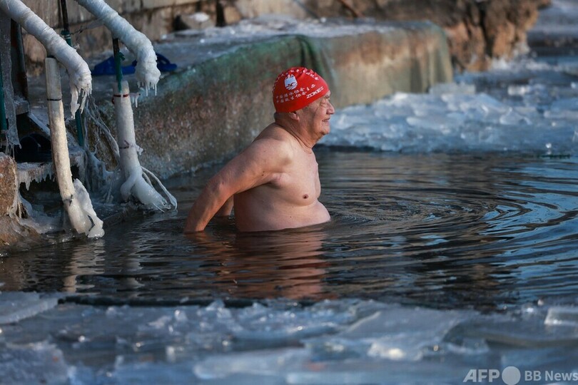 氷点下24度でもジョギングや水泳を 中国・瀋陽