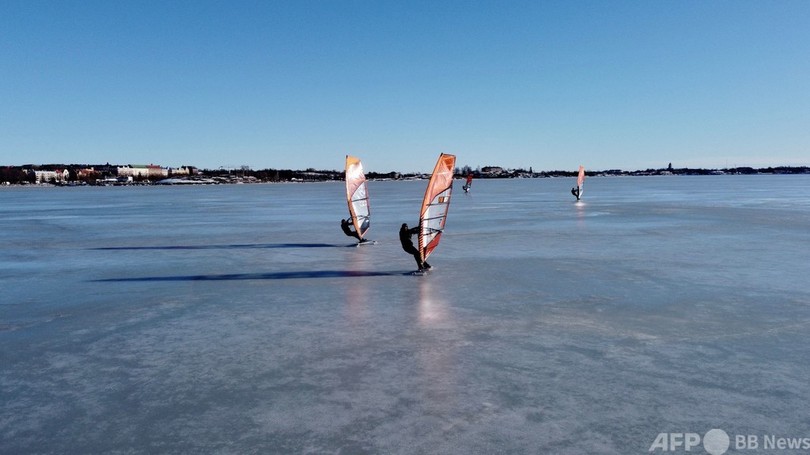フィンランドの氷の海、アイスサーファーの天国に