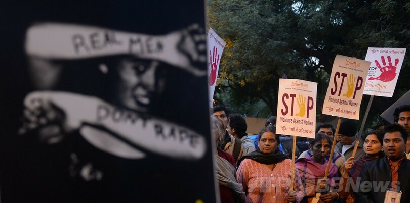 印女性集団暴行死事件から１年、各地で追悼