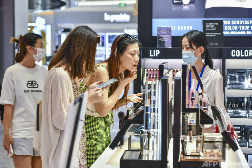 中国女性に特別な存在だった米国化粧品が店舗撤退 国産ブランド躍進で打撃