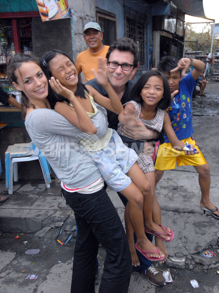 映画 Oss 117 フィリピンで公開 スラムの子供たちを訪問 写真6枚 国際ニュース Afpbb News