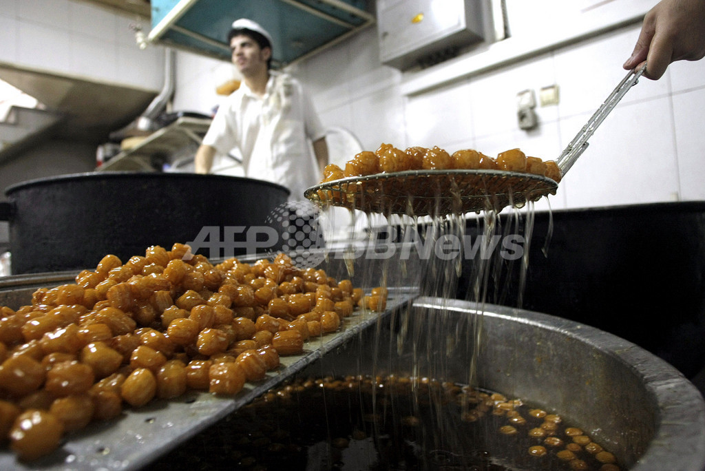 ラマダン月の楽しみは 断食後のお菓子 Zulbia と Bamieh 写真12枚 国際ニュース Afpbb News